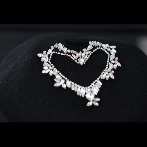 New Black Heart Rhinestones woolen Beautiful casual British painters beret hat - Picture 8 of 9